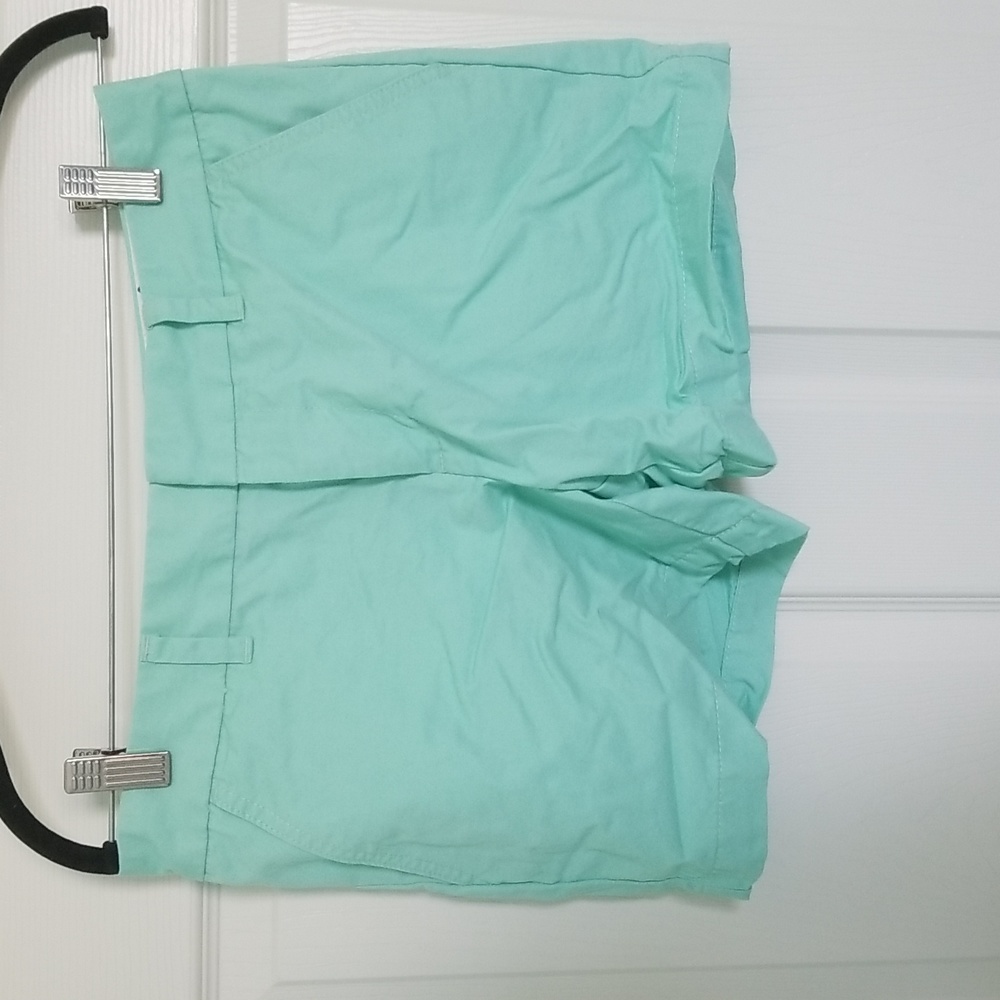 Tommy Hilfiger Women's Chino Shorts Size: 4 Color: Mint green